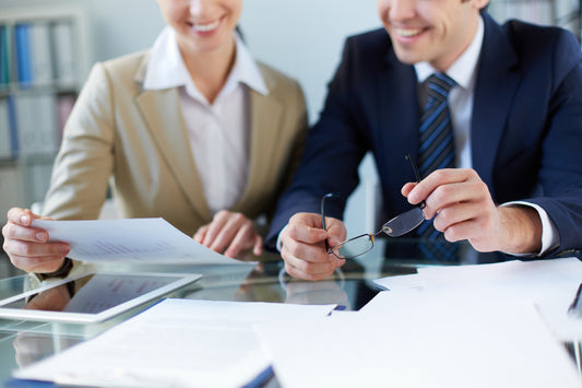 Servicios de derecho comercial